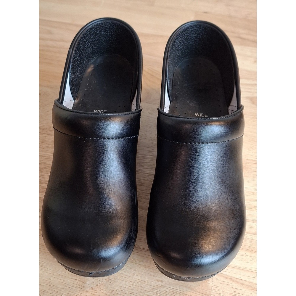 Dansko Professional Black  Women's Comfort Clogs  - EUC -  Size EU 40